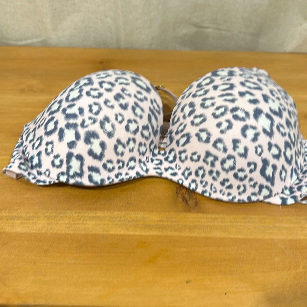 Victoria's Secret Padded Push-Up Underwire Leopard Print Bra Pink 32DD Lingerie